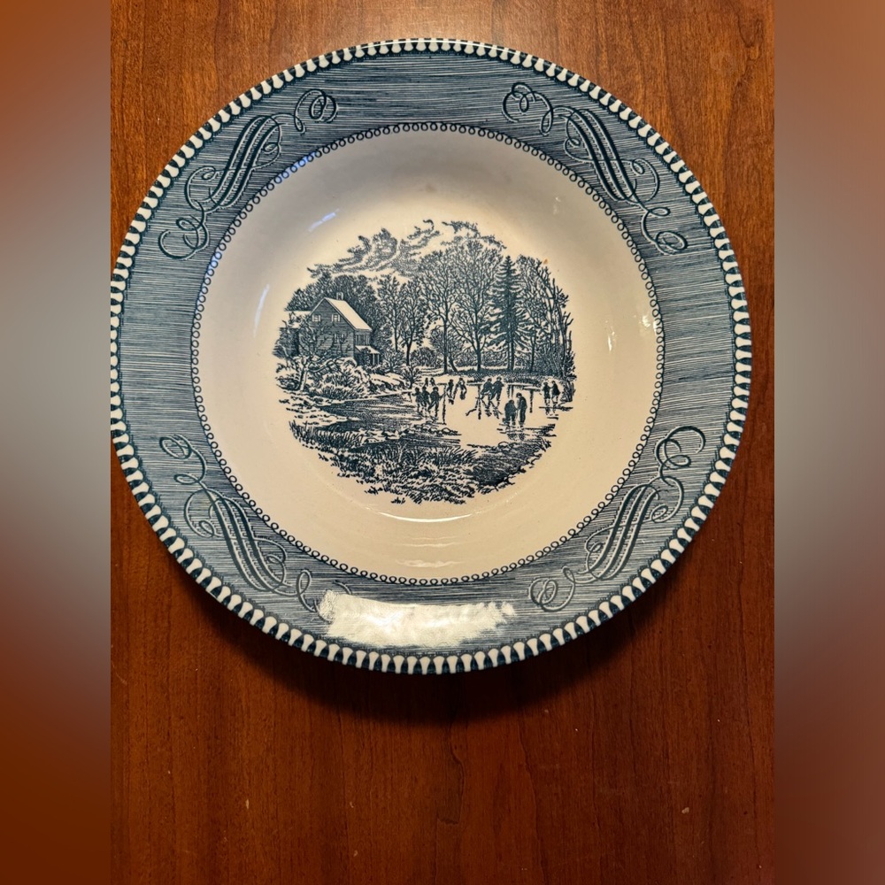 Royal China Co. CURRIER & IVES "Early Winter"  8 3/8" Soup Bowl